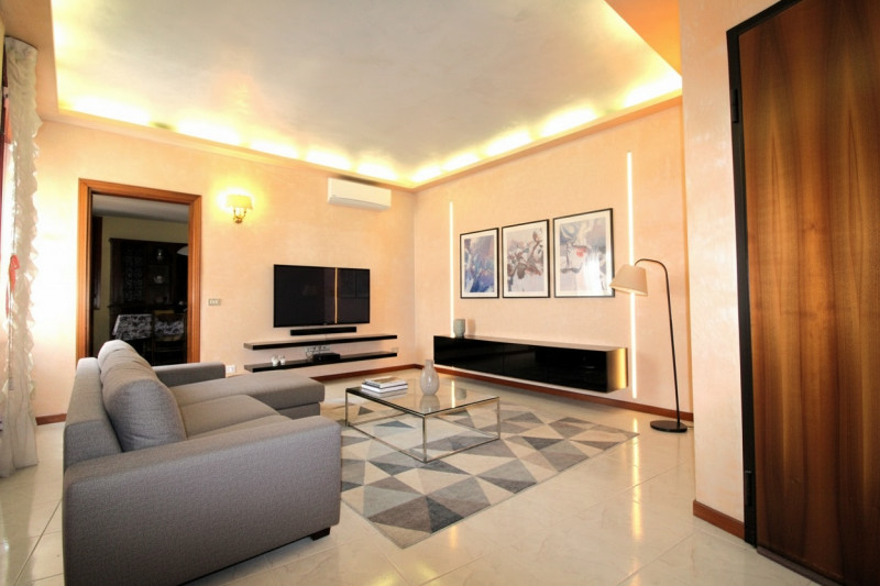 UBICAZIONE E CONTESTO

Nel cuore del centro storico di Vicenza, in una delle zone più ricercate e...