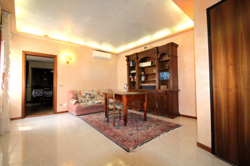 UBICAZIONE E CONTESTO

Nel cuore del centro storico di Vicenza, in una delle zone più ricercate e...