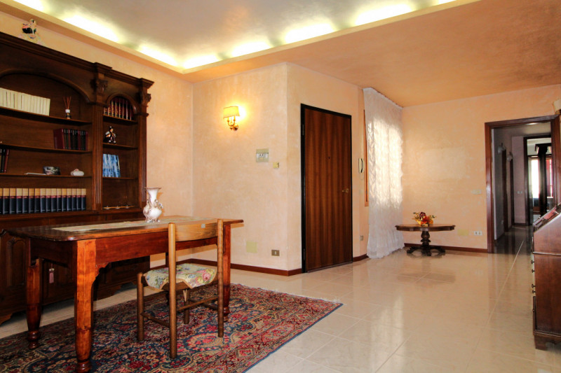 UBICAZIONE E CONTESTO

Nel cuore del centro storico di Vicenza, in una delle zone più ricercate e...