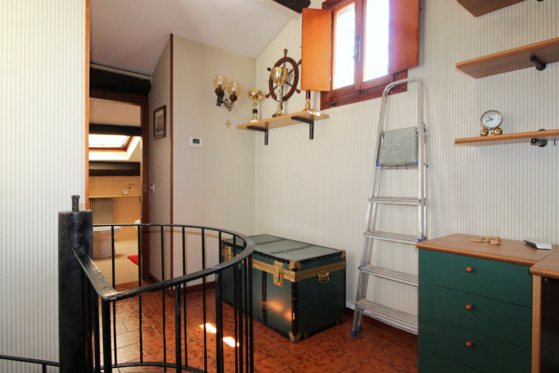 UBICAZIONE E CONTESTO

Nel cuore del centro storico di Vicenza, in una delle zone più ricercate e...