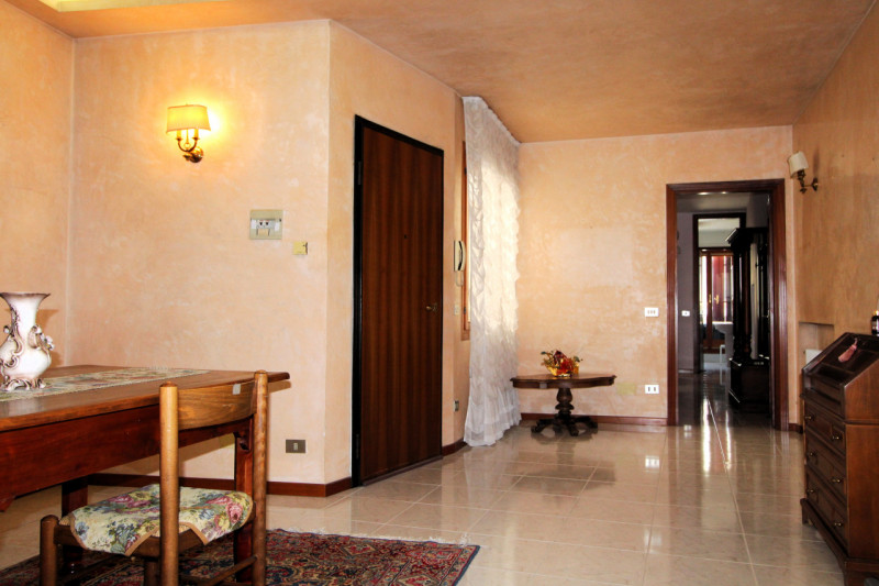 UBICAZIONE E CONTESTO

Nel cuore del centro storico di Vicenza, in una delle zone più ricercate e...