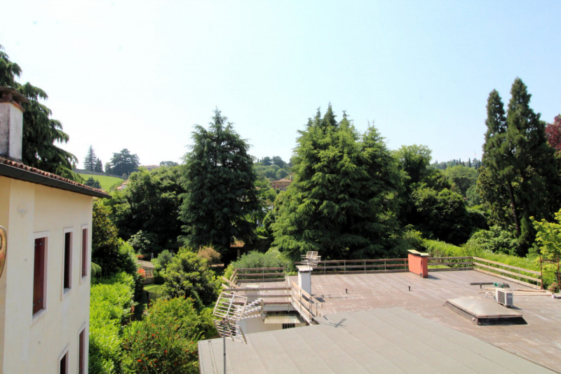 UBICAZIONE E CONTESTO

Nel cuore del centro storico di Vicenza, in una delle zone più ricercate e...