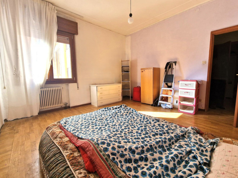 UBICAZIONE E CONTESTO

In zona comoda e ben servita di Vicenza, nelle immediate vicinanze dell’Os...