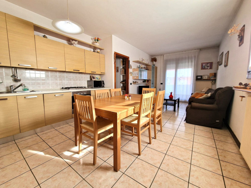 UBICAZIONE E CONTESTO

Nel comune di Torri di Quartesolo, in un contesto residenziale tranquillo ...