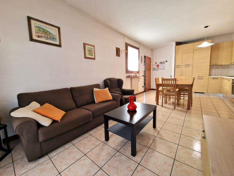 UBICAZIONE E CONTESTO

Nel comune di Torri di Quartesolo, in un contesto residenziale tranquillo ...