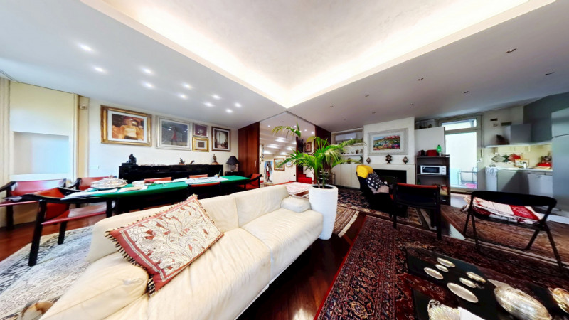 UBICAZIONE E CONTESTO

Nel cuore più autentico e prestigioso di Vicenza, affacciato direttamente ...