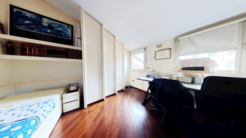 UBICAZIONE E CONTESTO

Nel cuore più autentico e prestigioso di Vicenza, affacciato direttamente ...