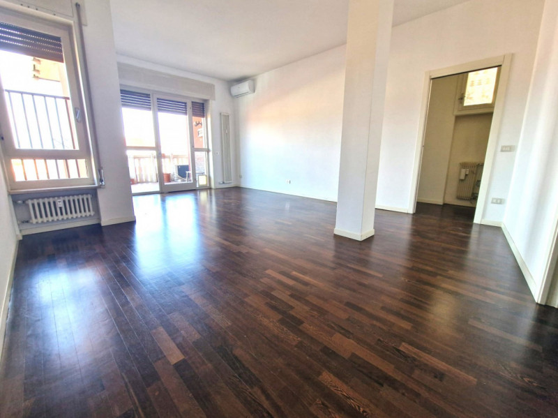 UBICAZIONE E CONTESTO

Nel quartiere San Marco, una delle zone residenziali più apprezzate e rich...