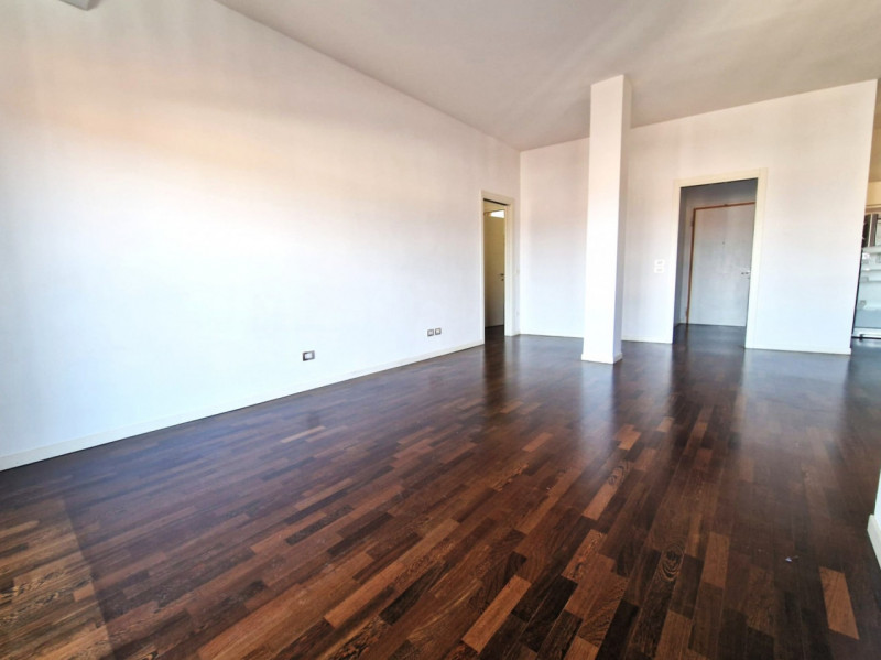 UBICAZIONE E CONTESTO

Nel quartiere San Marco, una delle zone residenziali più apprezzate e rich...