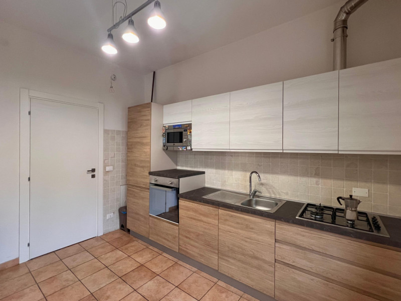 UBICAZIONE E CONTESTO

In una zona comoda e ben servita di Vicenza, proponiamo un appartamento si...