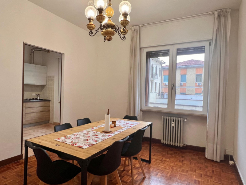 UBICAZIONE E CONTESTO

In una zona comoda e ben servita di Vicenza, proponiamo un appartamento si...