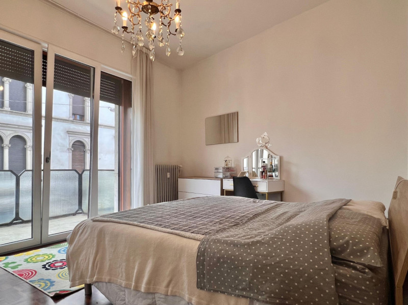 UBICAZIONE E CONTESTO

In una zona comoda e ben servita di Vicenza, proponiamo un appartamento si...