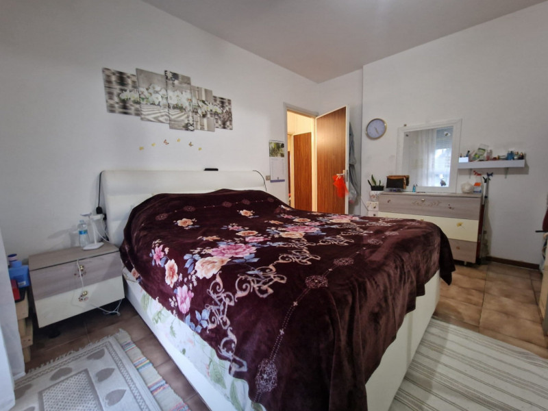 UBICAZIONE E CONTESTO

Nel comune di Longare, in posizione tranquilla e ben collegata ai principa...