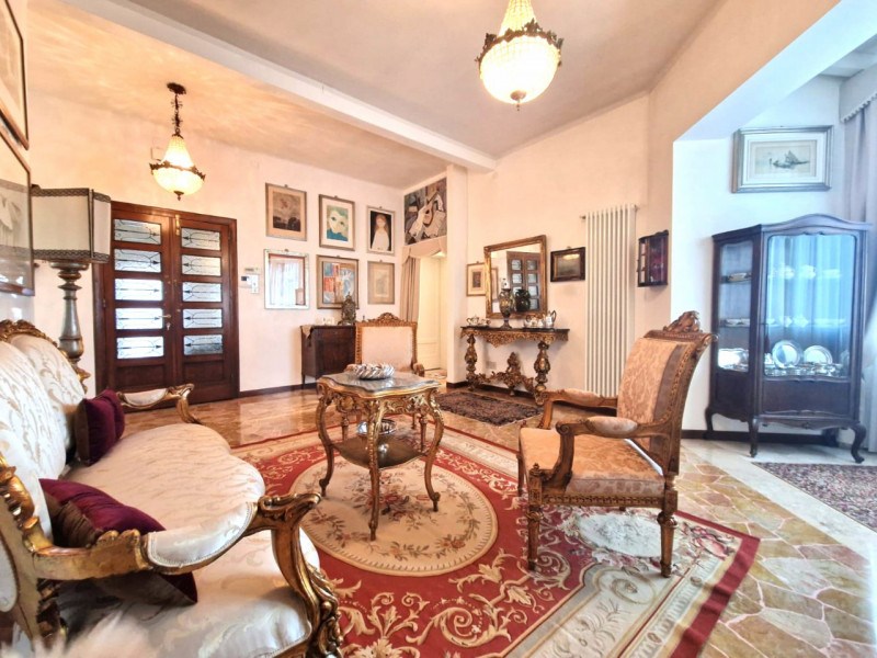 UBICAZIONE E CONTESTO

Nel cuore del centro storico di Vicenza, in una delle zone più ambite e co...