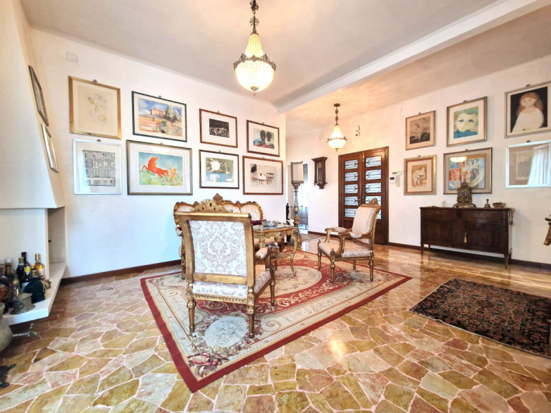 UBICAZIONE E CONTESTO

Nel cuore del centro storico di Vicenza, in una delle zone più ambite e co...