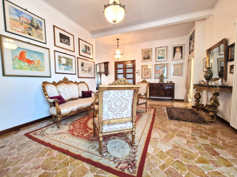 UBICAZIONE E CONTESTO

Nel cuore del centro storico di Vicenza, in una delle zone più ambite e co...