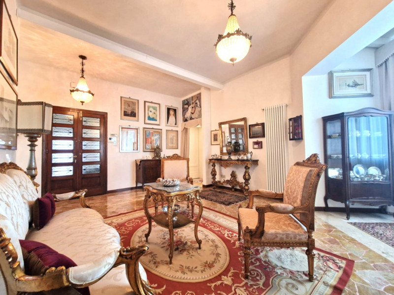 UBICAZIONE E CONTESTO

Nel cuore del centro storico di Vicenza, in una delle zone più ambite e co...