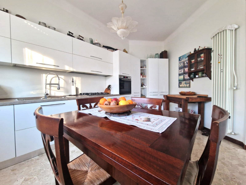 UBICAZIONE E CONTESTO

Nel cuore del centro storico di Vicenza, in una delle zone più ambite e co...