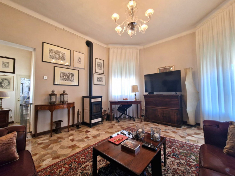 UBICAZIONE E CONTESTO

Nel cuore del centro storico di Vicenza, in una delle zone più ambite e co...