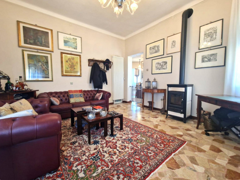 UBICAZIONE E CONTESTO

Nel cuore del centro storico di Vicenza, in una delle zone più ambite e co...