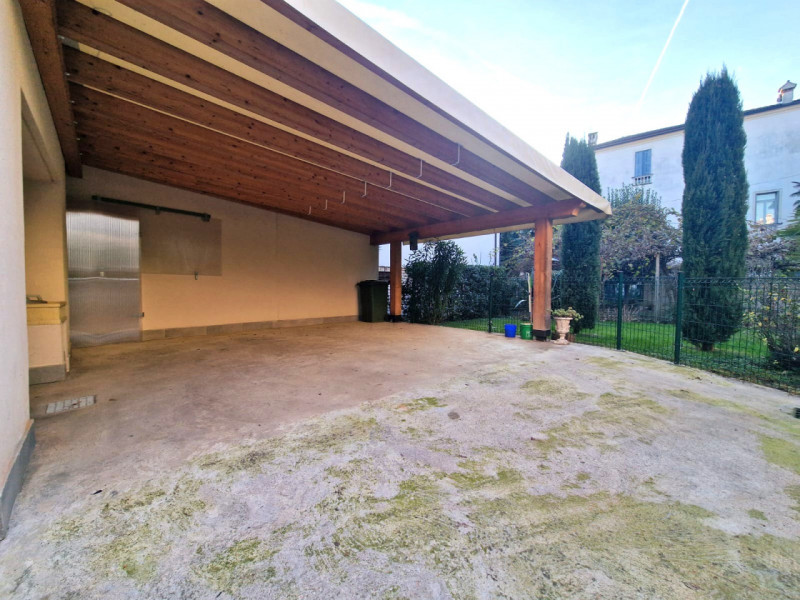 UBICAZIONE E CONTESTO

Nel cuore del centro storico di Vicenza, in una delle zone più ambite e co...