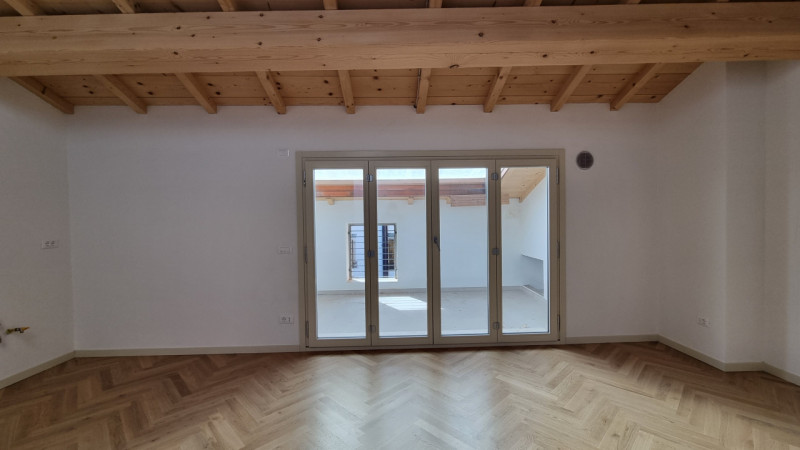 ATTICO CON TERRAZZA A TASCA - RISTRUTTURATO NEL 2024

UBICAZIONE E CONTESTO

Un'opportunità esclu...