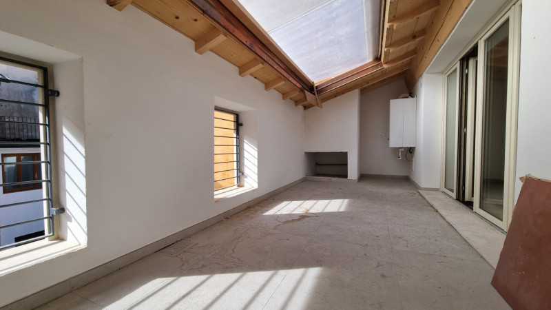 ATTICO CON TERRAZZA A TASCA - RISTRUTTURATO NEL 2024

UBICAZIONE E CONTESTO

Un'opportunità esclu...