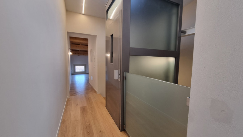 ATTICO CON TERRAZZA A TASCA - RISTRUTTURATO NEL 2024

UBICAZIONE E CONTESTO

Un'opportunità esclu...