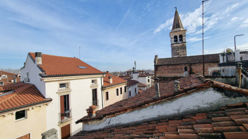 ATTICO CON TERRAZZA A TASCA - RISTRUTTURATO NEL 2024

UBICAZIONE E CONTESTO

Un'opportunità esclu...