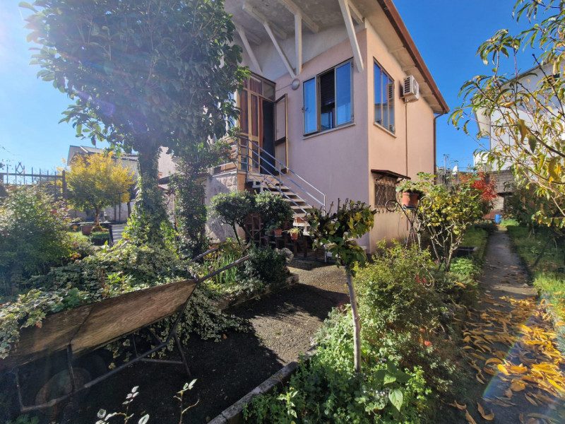 UBICAZIONE E CONTESTO
Nel cuore di Torri di Quartesolo, in una zona residenziale tranquilla e com...