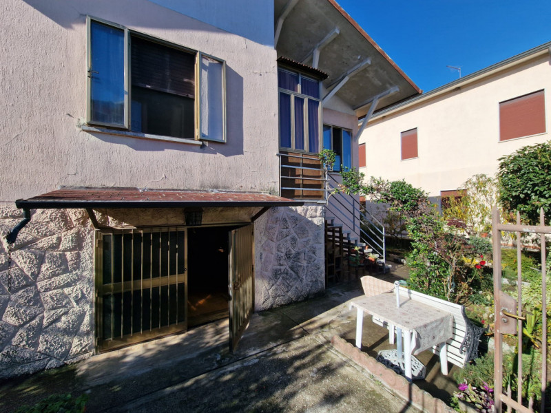 UBICAZIONE E CONTESTO
Nel cuore di Torri di Quartesolo, in una zona residenziale tranquilla e com...