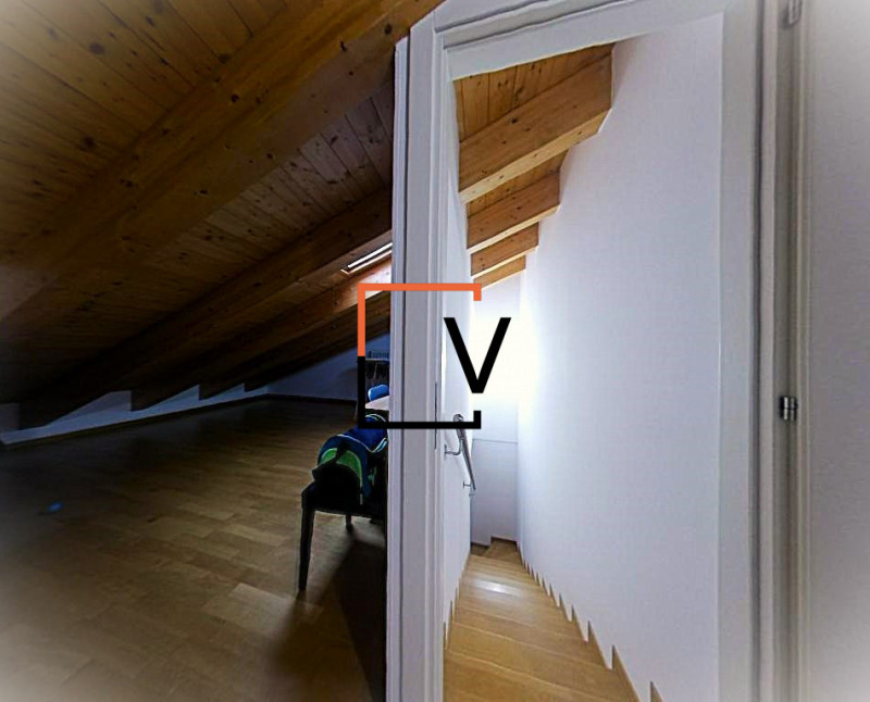 V375 - Proponiamo in vendita in pieno centro a Preganziol, appartamento duplex di ampia metratura...