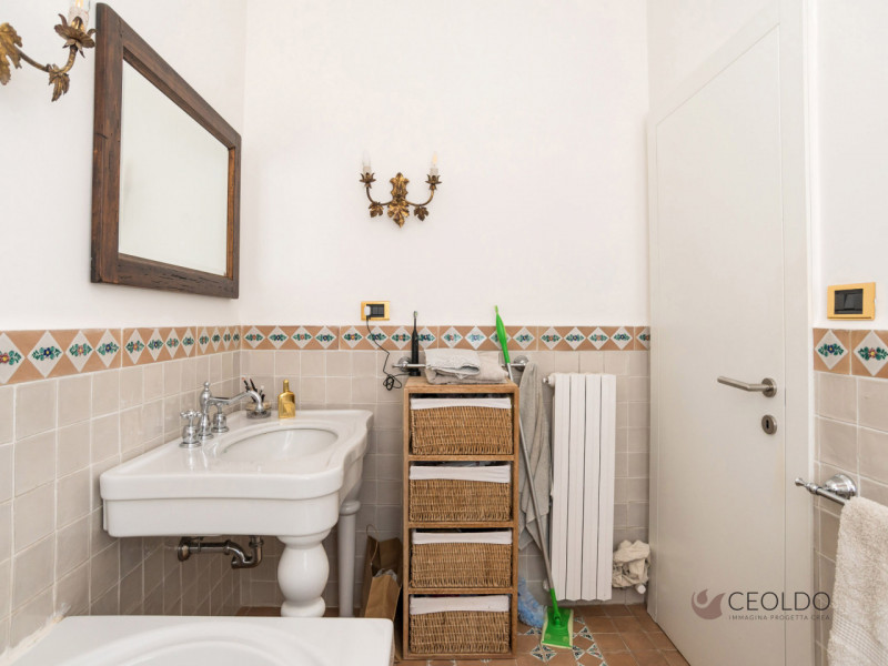 VIGONZA in località Peraga proponiamo in esclusiva una  villa bifamiliare intera di circa 430 mq ...