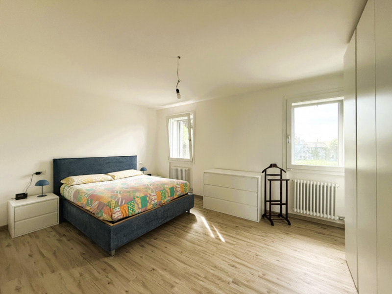 Splendida porzione di casa COMPLETAMENTE RISTRUTTURATA nel 2025 situata in un contesto verde e tr...