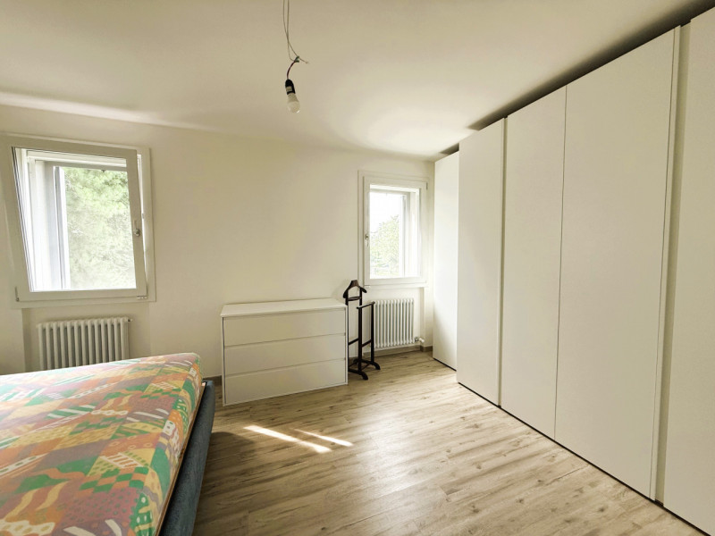 Splendida porzione di casa COMPLETAMENTE RISTRUTTURATA nel 2025 situata in un contesto verde e tr...