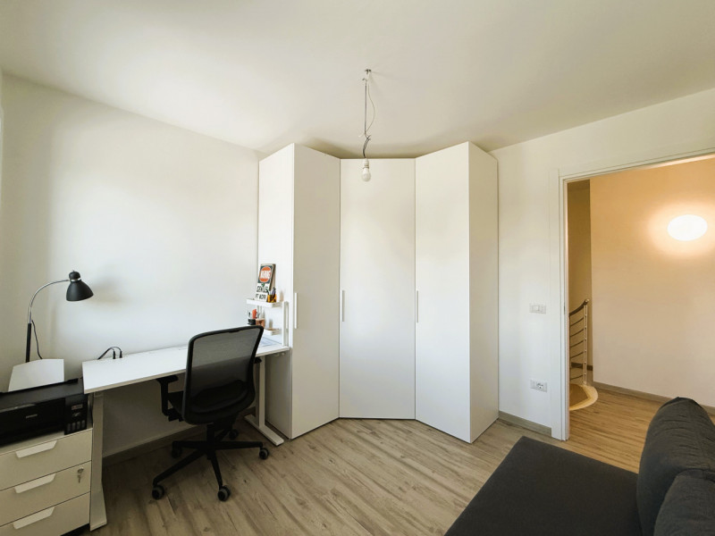 Splendida porzione di casa COMPLETAMENTE RISTRUTTURATA nel 2025 situata in un contesto verde e tr...