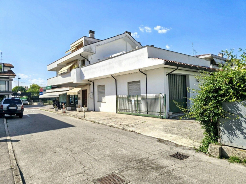Abano Terme Vendita Appartamento quadrilocale