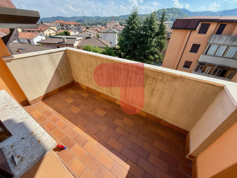 Scopri la tua nuova casa ideale nel cuore di Arzignano! 
Proponiamo in vendita un appartamento tr...