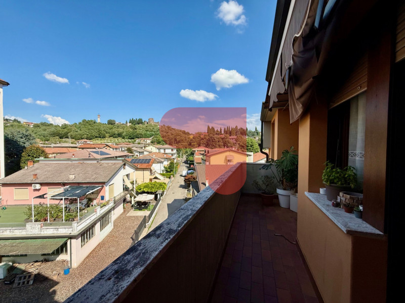 Scopri la tua nuova casa ideale nel cuore di Arzignano! 
Proponiamo in vendita un appartamento tr...