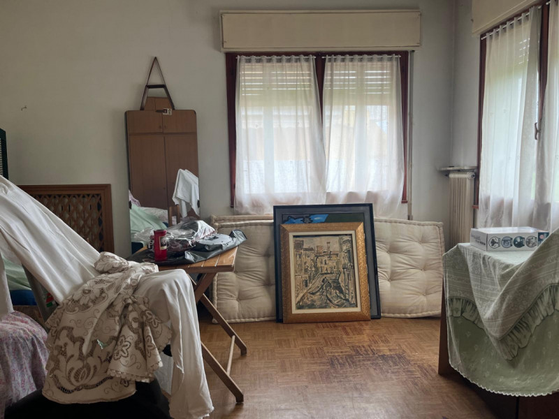 CROCEFISSO: Classe Energetica G - EPgl,nren 195,36 KWh/mq anno.
Casa singola di ampia metratura d...