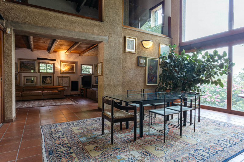 Prestigiosa tenuta sui Colli Euganei, tra Torreglia e Teolo, in incantevole posizione panoramica....