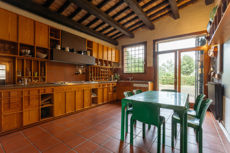 Prestigiosa tenuta sui Colli Euganei, tra Torreglia e Teolo, in incantevole posizione panoramica....