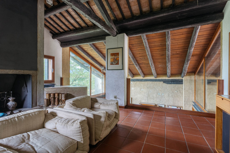 Prestigiosa tenuta sui Colli Euganei, tra Torreglia e Teolo, in incantevole posizione panoramica....