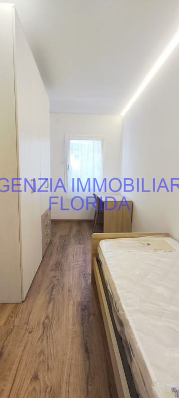 comodo ai servizi, ospedale, stazione ferroviaria, autobus provinciale, supermercato e a 5 minuti...