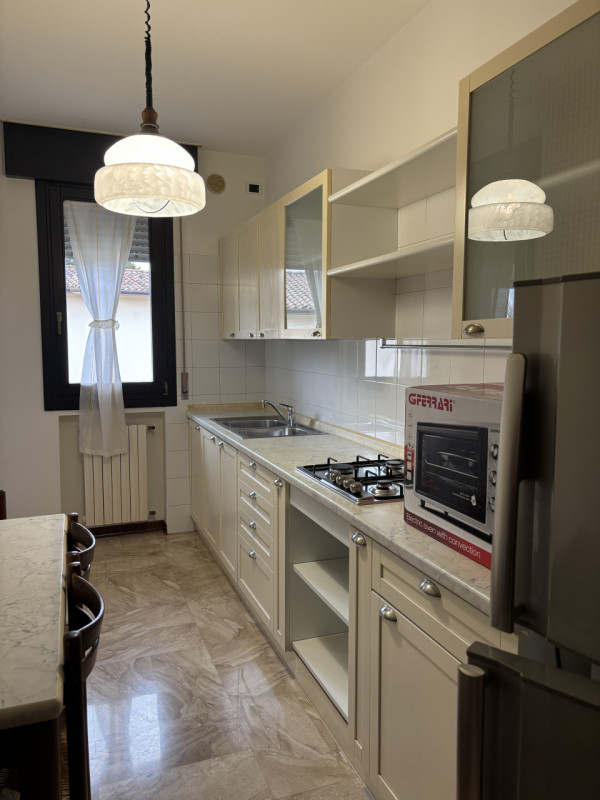 BELLISSIMO APPARTAMENTO MOLTO CURATO IN CENTRO A CONSELVE !!!
E' PROPRIO QUELLO CHE DESIDERI !!! ...