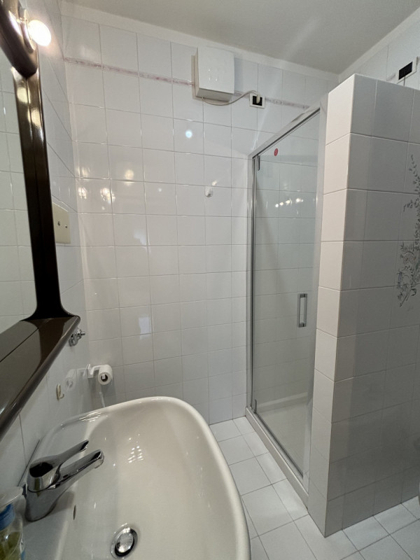 BELLISSIMO APPARTAMENTO MOLTO CURATO IN CENTRO A CONSELVE !!!
E' PROPRIO QUELLO CHE DESIDERI !!! ...