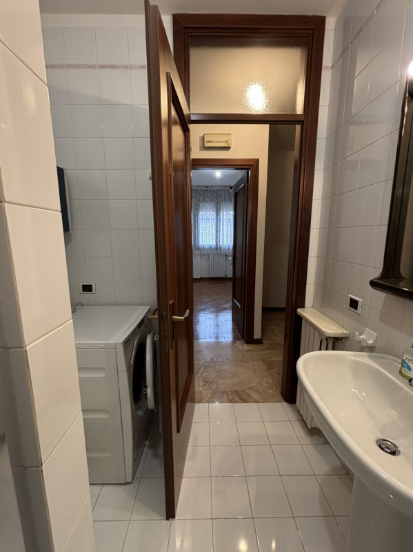 BELLISSIMO APPARTAMENTO MOLTO CURATO IN CENTRO A CONSELVE !!!
E' PROPRIO QUELLO CHE DESIDERI !!! ...