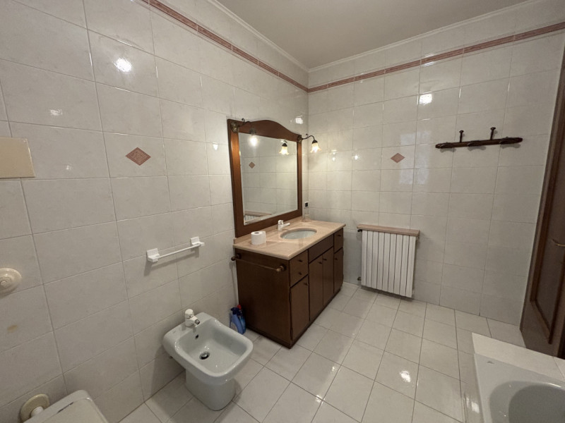 BELLISSIMO APPARTAMENTO MOLTO CURATO IN CENTRO A CONSELVE !!!
E' PROPRIO QUELLO CHE DESIDERI !!! ...