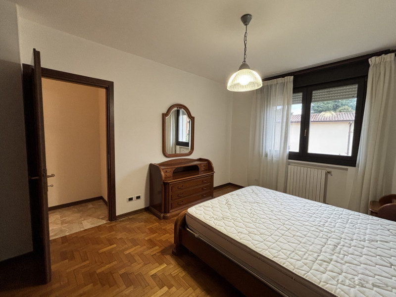 BELLISSIMO APPARTAMENTO MOLTO CURATO IN CENTRO A CONSELVE !!!
E' PROPRIO QUELLO CHE DESIDERI !!! ...