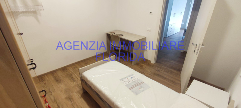 comodo ai servizi, ospedale, stazione ferroviaria, autobus provinciale, supermercato e a 5 minuti...